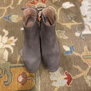 Women’s UGG boots size 7